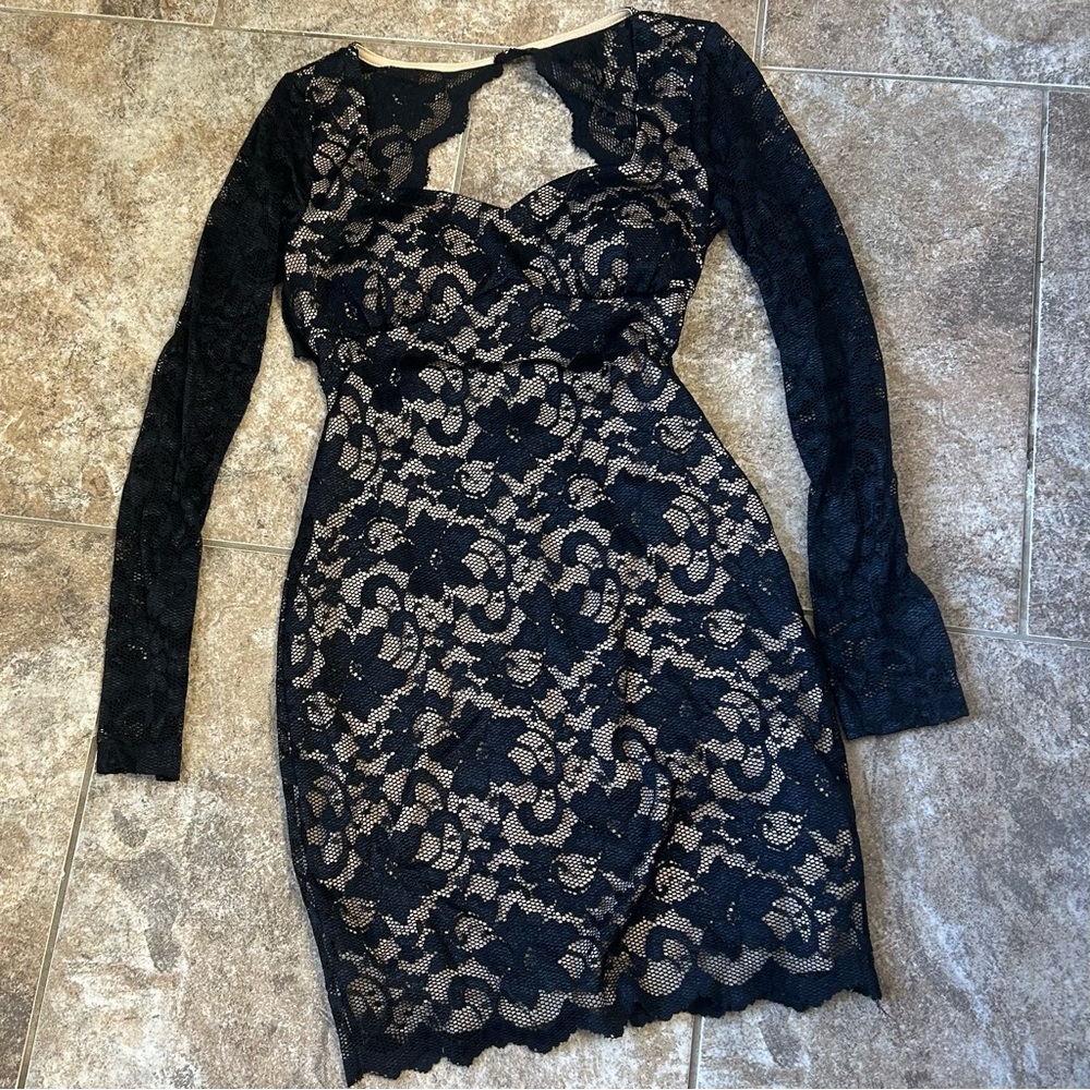 Emerald Sundae Black Lace Dress - Picture 2 of 7